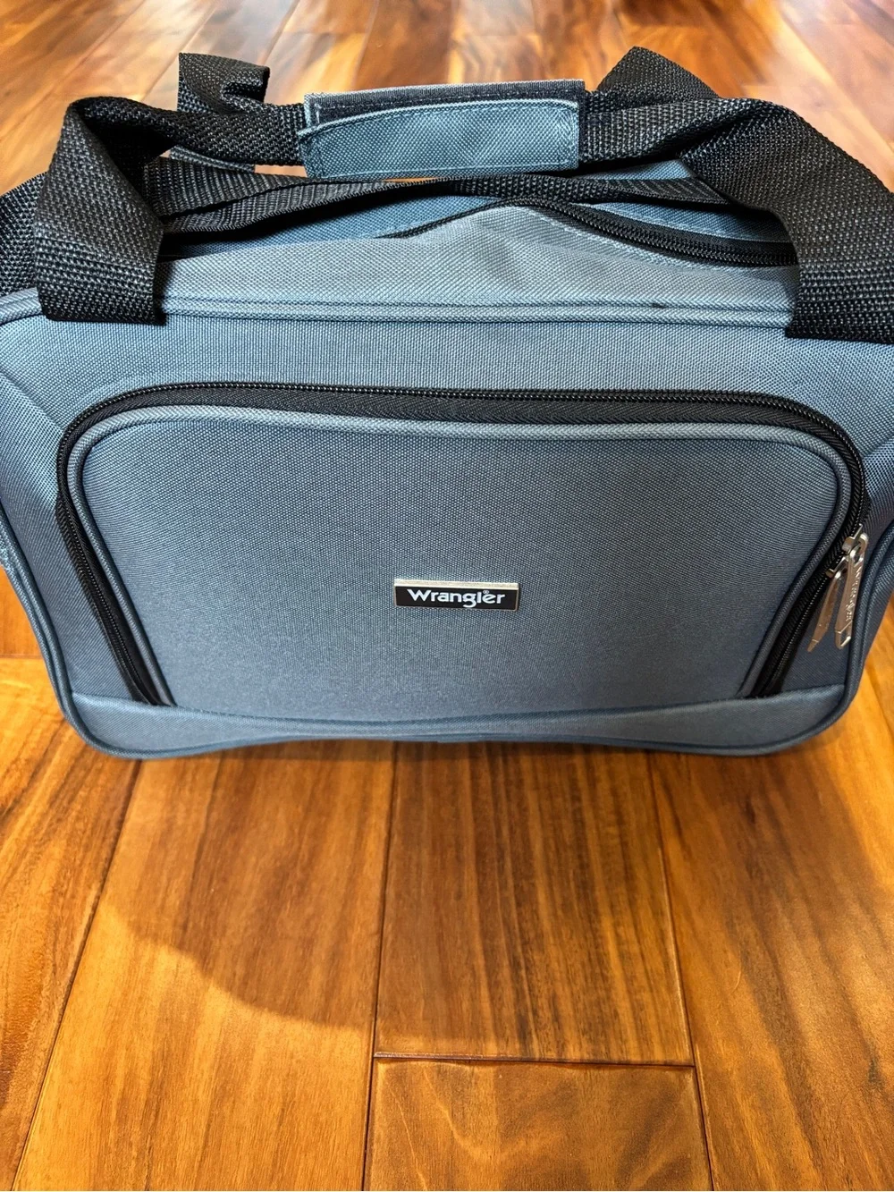 Wrangler Small Travel Duffel in grey, NWOT